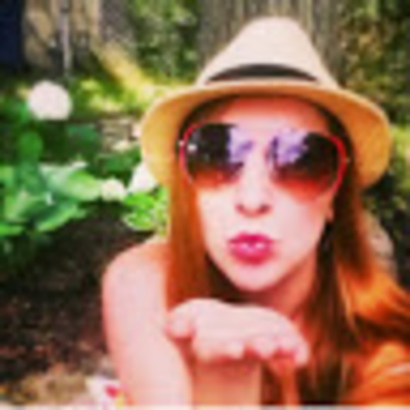 Meet your Posher, Ashley - Picture 1 of 1